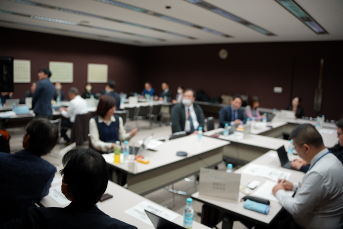 以前開催されたラウンドテーブルの様子